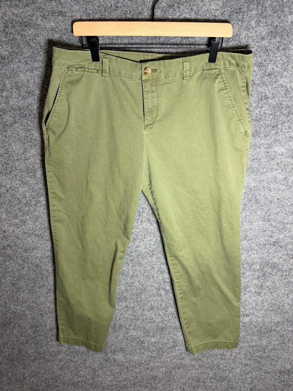 Faded Glory Women’s Olive Green Chino Capri Pants Size 16P Stretch Cotton